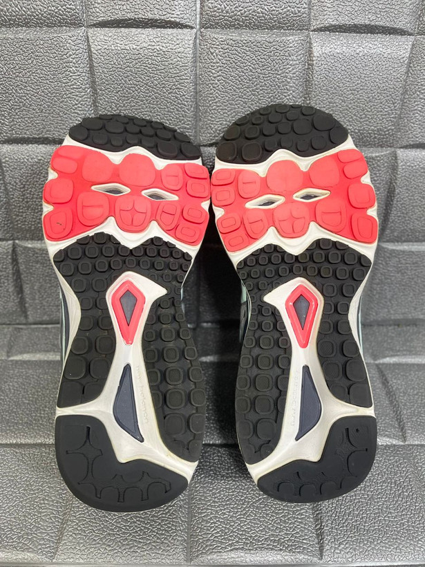 کتونی اورجینال نیوبالانس 880 size:42