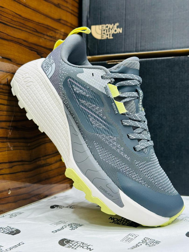 کتونی ویتنامی نورث فیس . وارداتی ویتنام سایز ۴۰ تا ۴۵ . north face Altamesa 500.