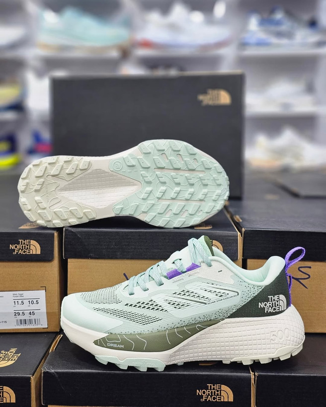 کتونی ویتنامی نورث فیس .( سبز )وارداتی ویتنام سایز ۴۰ تا ۴۵ . north face Altamesa 500