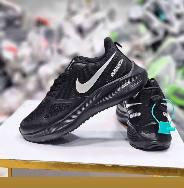 نایک گاید تمام مشکی