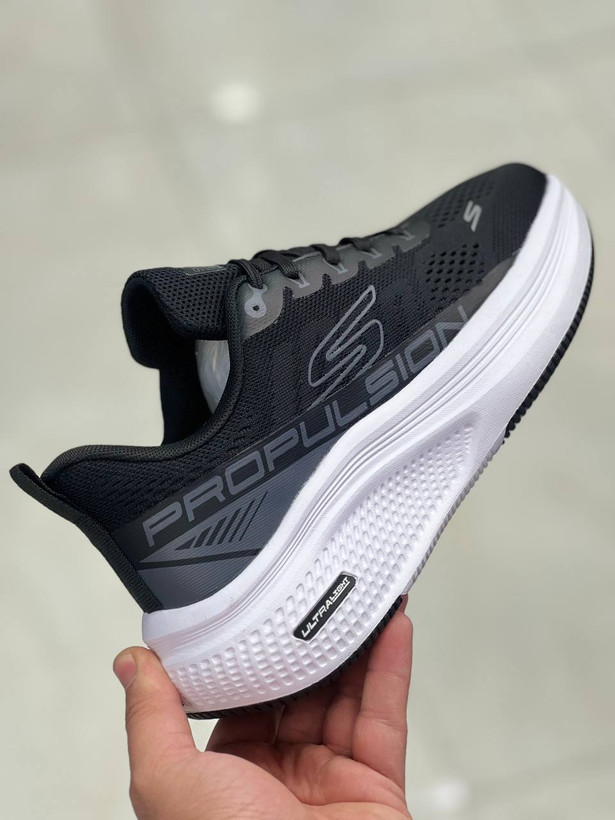 کتونی اسکیچرز سایز ۴۰ تا ۴۵ تنوع در ۴ رنگ جذاب وارداتی ویتنام .skechers max cushioning terminus sneaker