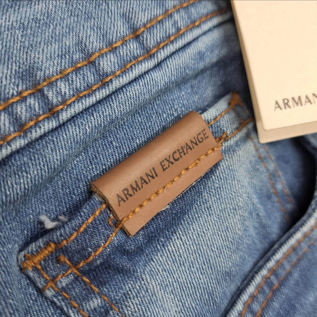 شلوار لی اورجینال برند آرمانی armani در چهار رنگ آبی روشن آبی تیره آبی میانه و زغالی