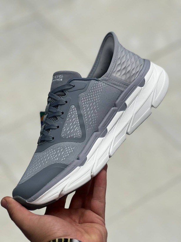 کتونی اسکیچرز سایز ۴۰ تا ۴۵ تنوع در ۲ رنگ جذاب وارداتی ویتنام . Skechers Max Cushioning Suspension