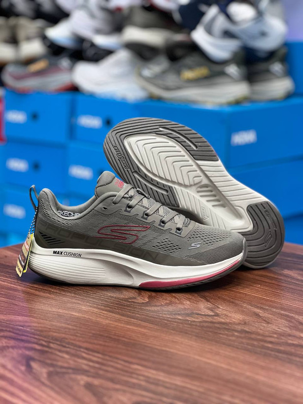 کتونی اسکیچرز سایز ۴۰ تا ۴۵ تنوع در ۴ رنگ جذاب وارداتی ویتنام .skechers max cushioning terminus sneaker