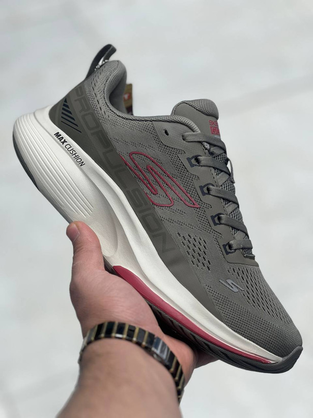 کتونی اسکیچرز سایز ۴۰ تا ۴۵ تنوع در ۴ رنگ جذاب وارداتی ویتنام .skechers max cushioning terminus sneaker