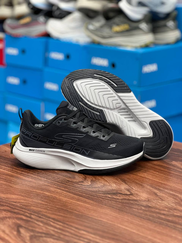 کتونی اسکیچرز سایز ۴۰ تا ۴۵ تنوع در ۴ رنگ جذاب وارداتی ویتنام .skechers max cushioning terminus sneaker
