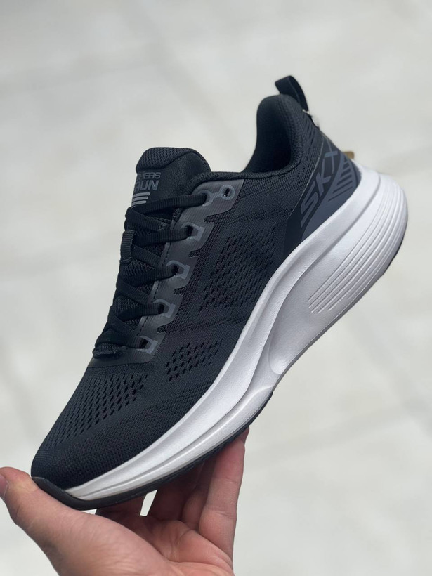 کتونی اسکیچرز سایز ۴۰ تا ۴۵ تنوع در ۴ رنگ جذاب وارداتی ویتنام .skechers max cushioning terminus sneaker
