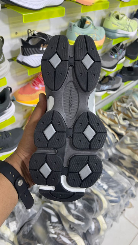 کتونی نیوبالانس ۹۰۶۰ تولید ویتنام | سایز 40 الی 45 | وارداتی ویتنام | Newbalance 9060