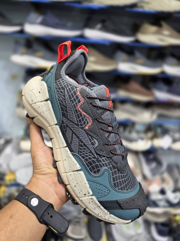 کتونی زیره ویبرام ریباک سایز ۴۰ تا ۴۵ وارداتی ویتنام فروش بصورت عمده و تک . Reebok Zig Kinetica II Edge Vietnam