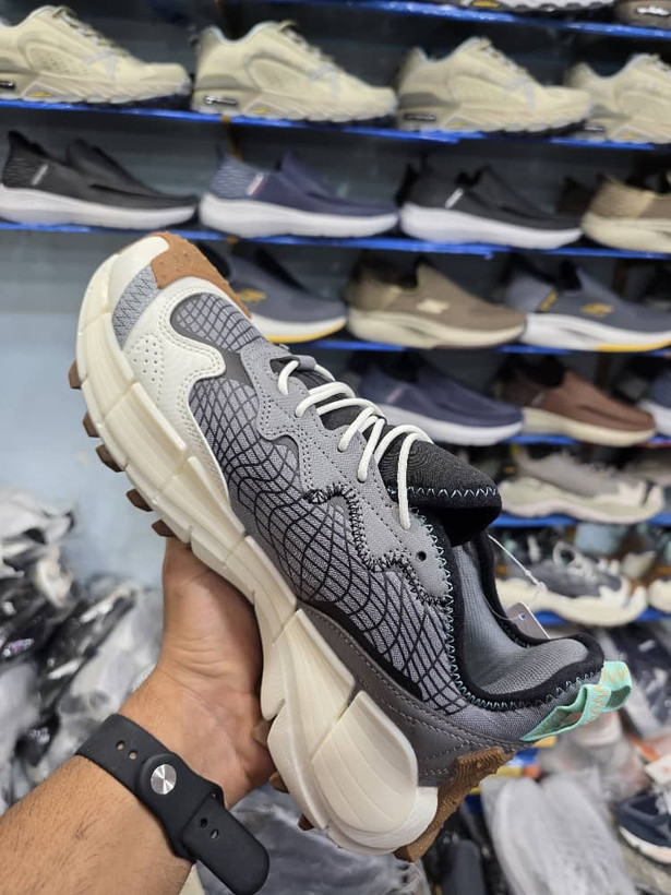 کتونی زیره ویبرام ریباک سایز ۴۰ تا ۴۵ وارداتی ویتنام فروش بصورت عمده و تک . Reebok Zig Kinetica II Edge Vietnam