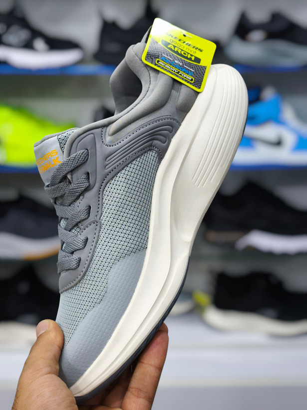 کفش اسکیچرز go walk / اصل ویتنام / مخصوص پیاده روی و روز مرگی / سایز ۴۰ ۴۱ ۴۲ ۴۳ ۴۴ ۴۵