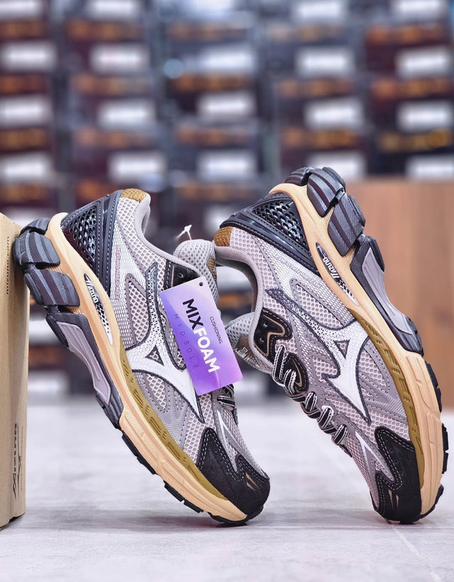 کتونی ویتنامی میزانو بتا / اصل ویتنام / Mizuno Wave Rider Beta / بارکد و جعبه دار / سایز ۴۰ ۴۱ ۴۲ ۴۳ ۴۴ ۴۵ - 40