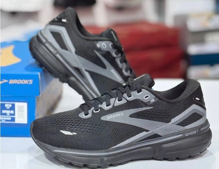 بروکس گاست ۱۵ Brooks ghost 15 / اصل ویتنام / سایز مردانه ۴۰ ۴۱ ۴۲ ۴۳ ۴۴ ۴۵