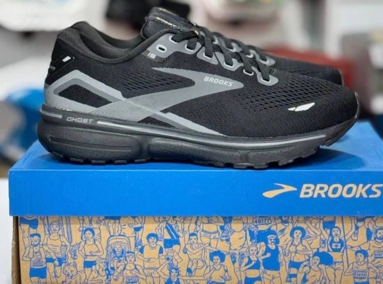 بروکس گاست ۱۵ Brooks ghost 15 / اصل ویتنام / سایز مردانه ۴۰ ۴۱ ۴۲ ۴۳ ۴۴ ۴۵