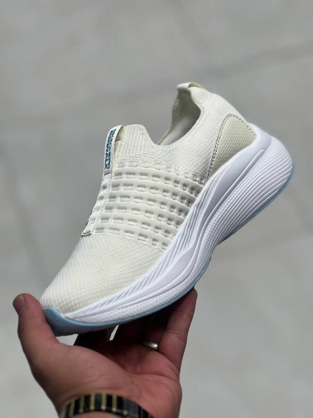 کتونی اسکیچرز gowalk سایزبندی 37 تا 40 بدون بند (slip on)