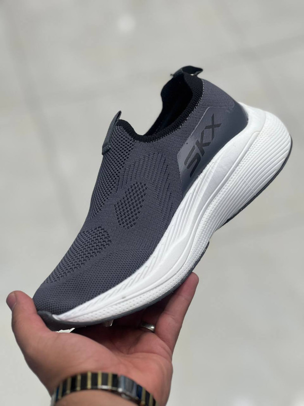 کتونی اسکیچرز ویتنامی مستر gowalk سایزبندی 40تا 45 بدون بند (slip on)
