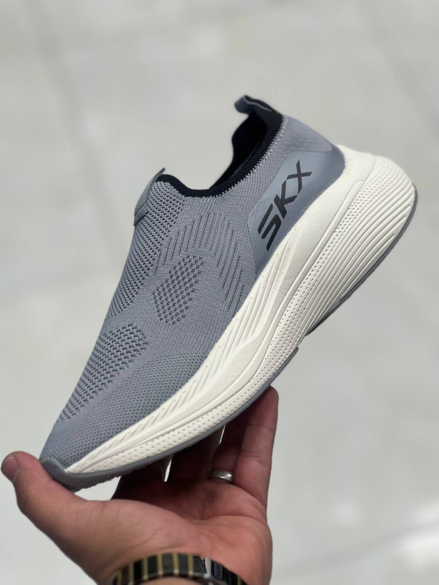 کتونی اسکیچرز ویتنامی مستر gowalk سایزبندی 40تا 45 بدون بند (slip on)