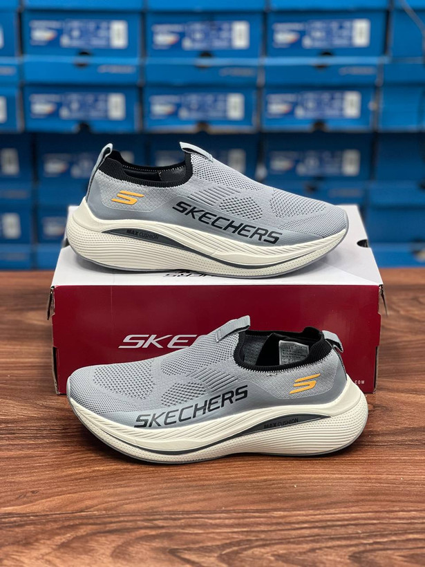 کتونی اسکیچرز ویتنامی مستر gowalk سایزبندی 40تا 45 بدون بند (slip on)