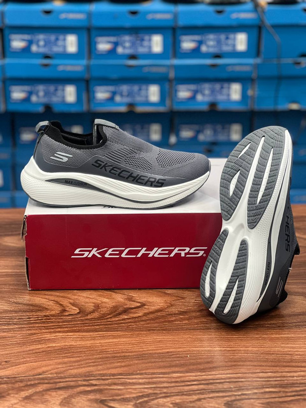کتونی اسکیچرز ویتنامی مستر gowalk سایزبندی 40تا 45 بدون بند (slip on)