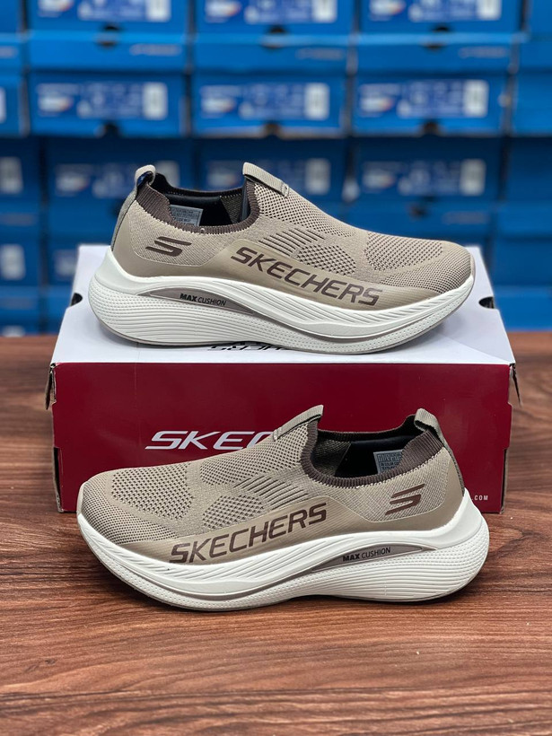 کتونی اسکیچرز ویتنامی مستر gowalk سایزبندی 40تا 45 بدون بند (slip on)