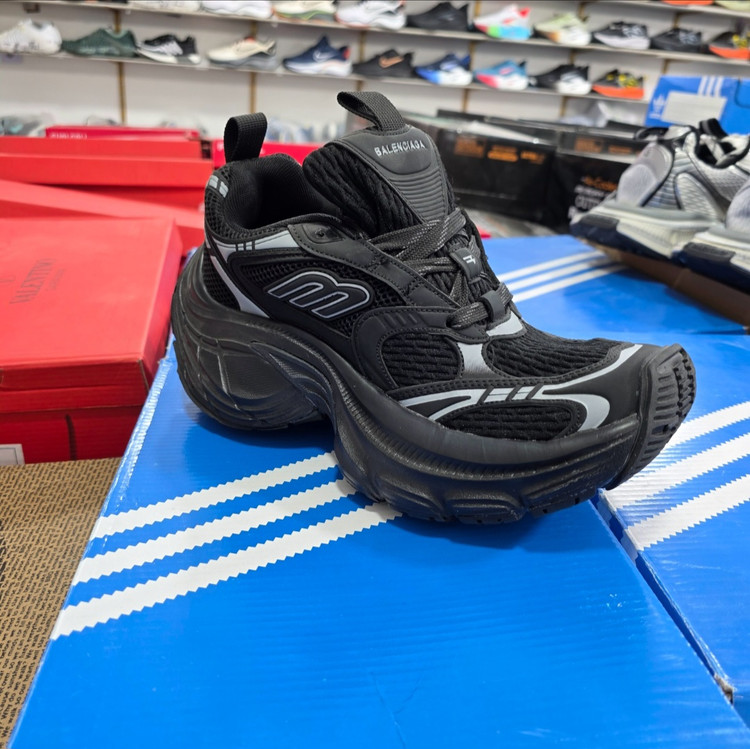 کتونی بالنسیاگا ۱۰ ایکس ال اسنیکر / balenciaga 10 xl sneaker