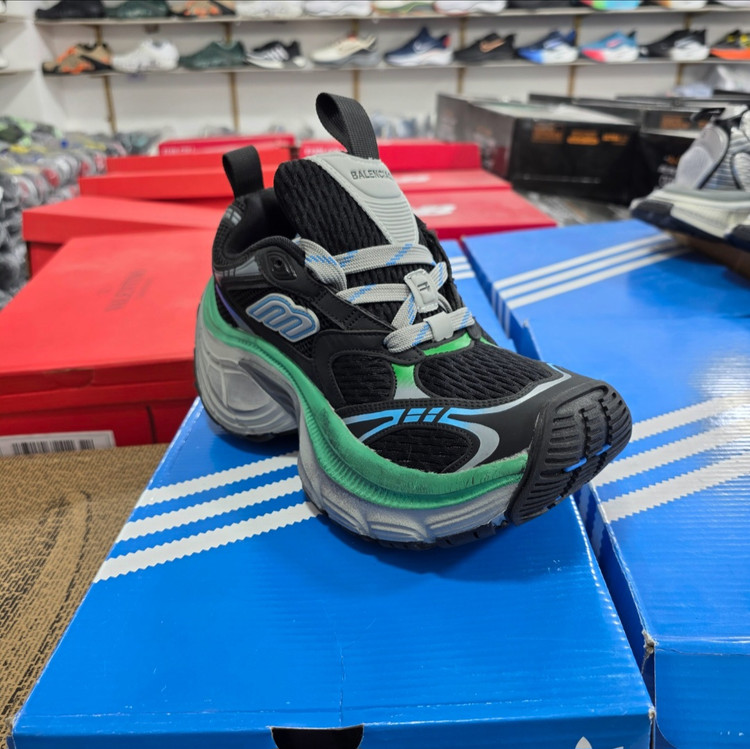 کتونی بالنسیاگا ۱۰ ایکس ال اسنیکر / balenciaga 10 xl sneaker