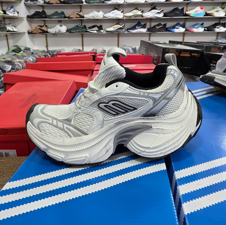 کتونی بالنسیاگا ۱۰ ایکس ال اسنیکر / balenciaga 10 xl sneaker