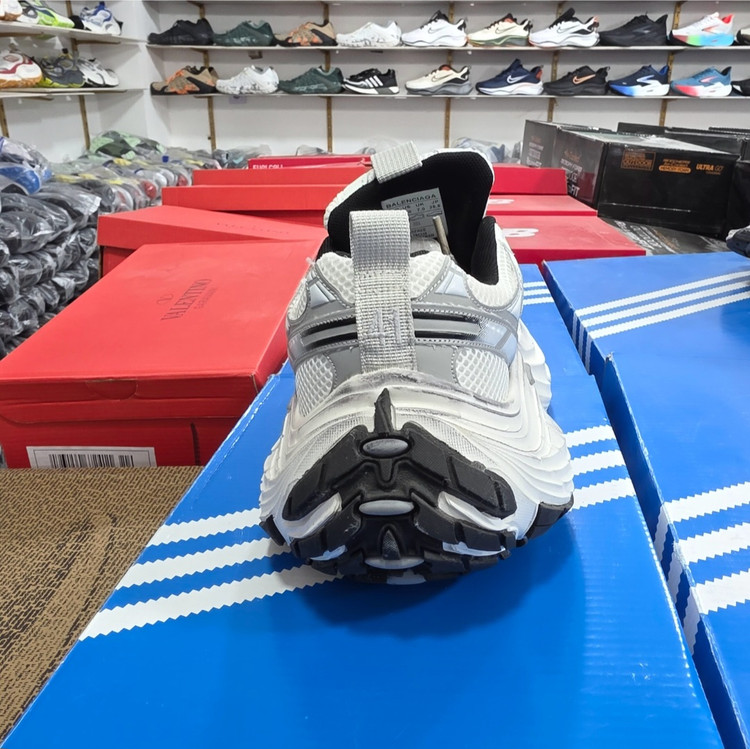 کتونی بالنسیاگا ۱۰ ایکس ال اسنیکر / balenciaga 10 xl sneaker