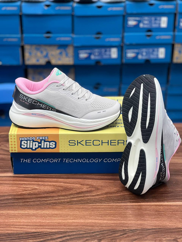 کتونی اسکیچرز سایز 37تا40 تنوع در 4 رنگ جذاب وارداتی ویتنام .skechers max cushioning