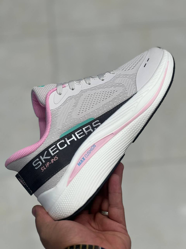 کتونی اسکیچرز سایز 37تا40 تنوع در 4 رنگ جذاب وارداتی ویتنام .skechers max cushioning