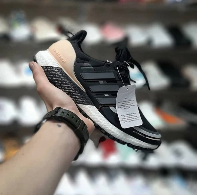 کتونی آدیداس اولترا بوست / سایز ۳۶ ۳۷ ۳۸ ۳۹ ۴۰ / اصل ویتنام / Adidas ultraboost All Terrain vietnam