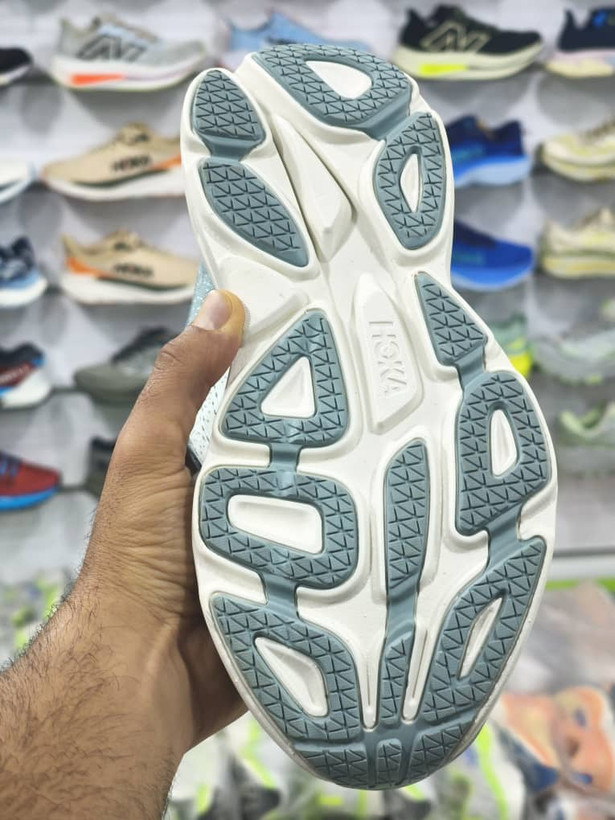 کفش هوکا باندی ۸ / اصل / کیفیت مستر کوالیتی / hoka bondi 8 در 6 رنگ