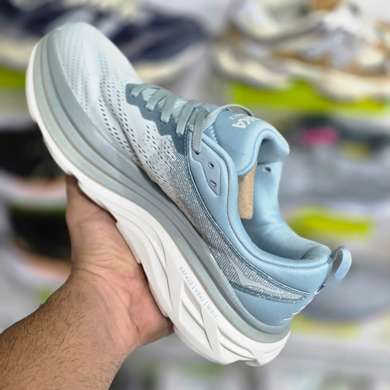کفش هوکا باندی ۸ / اصل / کیفیت مستر کوالیتی / hoka bondi 8 در 6 رنگ