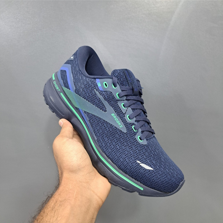 بروکس گاست ۱۵ Brooks ghost 15 / اصل ویتنام / سایز ۴۰ ۴۱ ۴۲ ۴۳ ۴۴ ۴۵