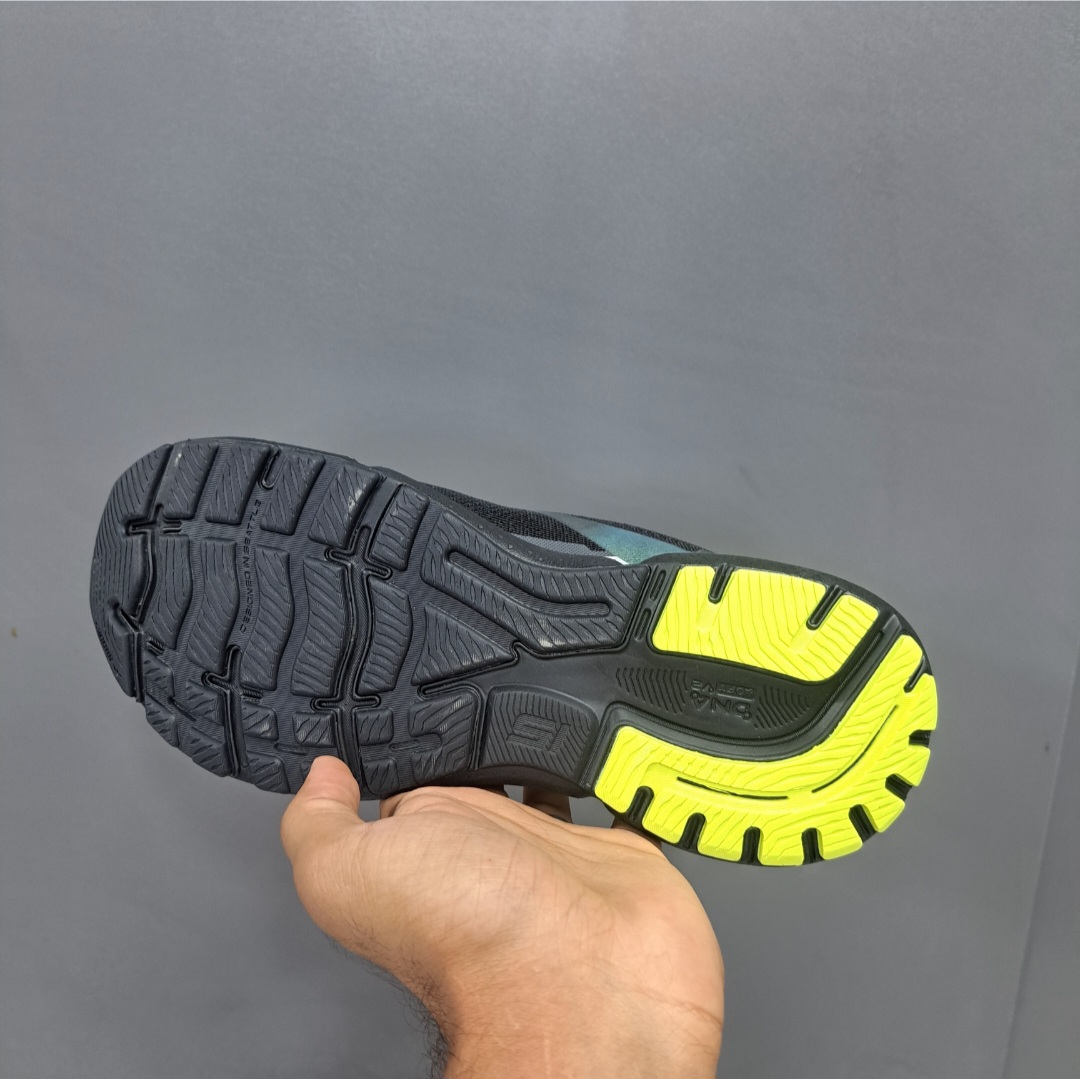 بروکس گاست ۱۵ Brooks ghost 15 / اصل ویتنام / سایز ۴۰ ۴۱ ۴۲ ۴۳ ۴۴ ۴۵