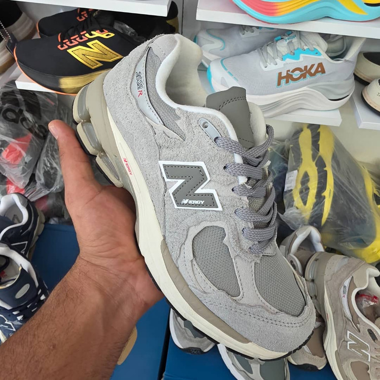 کتونی نیوبالانس ۲۰۰۲ / newbalance 2002r vietnam /سایز ۴۰ ۴۱ ۴۲ ۴۳ ۴۴ ۴۵