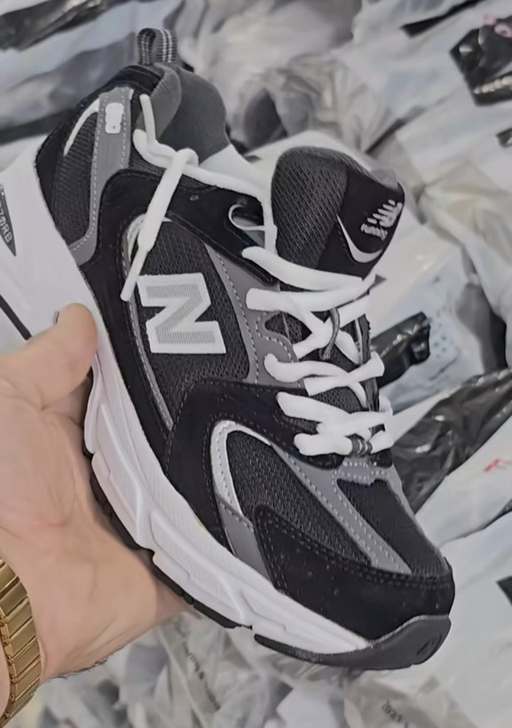 کتونی نیوبالانس 530 / سایز 36 تا45 ست مردانه -زنانه باسایزبندی کامل کیفیت مستر newbalance 530