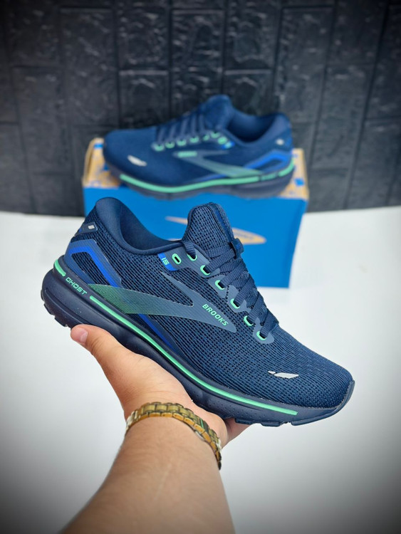 کفش بروکس گاست ۱۵ ویتنامی