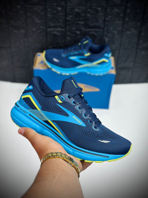 کفش مردانه بروکس گاست ۱۵