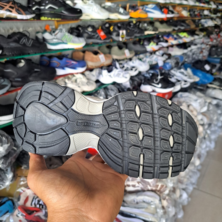 نیوبالانس ویتنامی