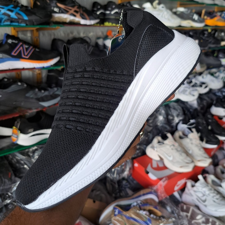 اسکیچرز ویتنامی