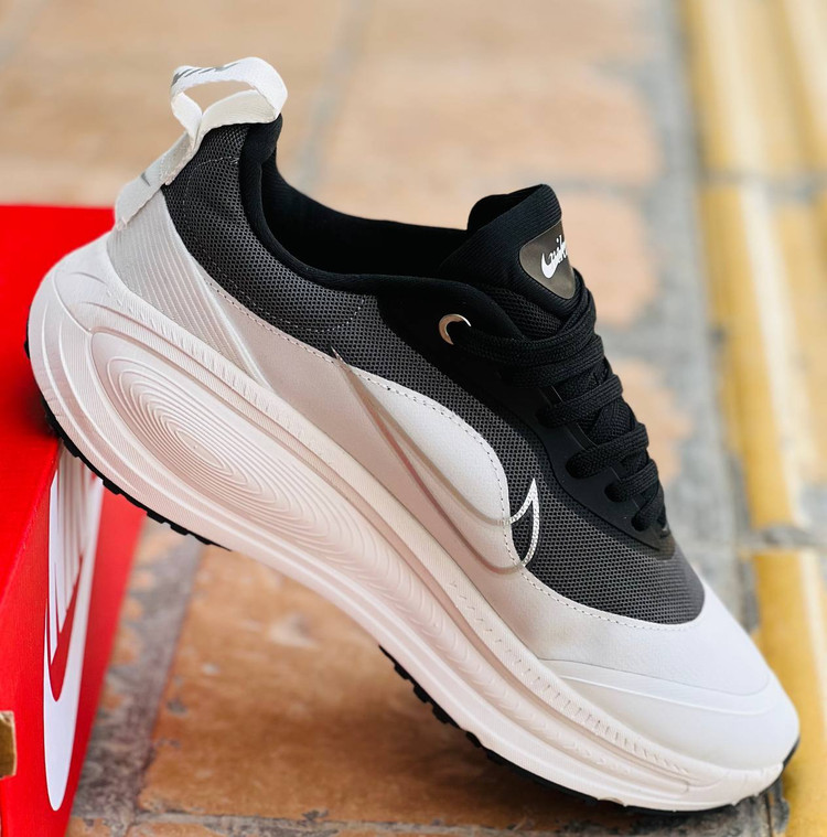 کفش نایک ومرو