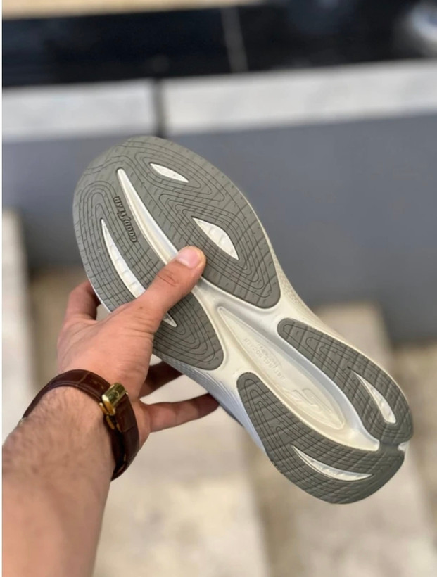 کتانی اسکیچرز