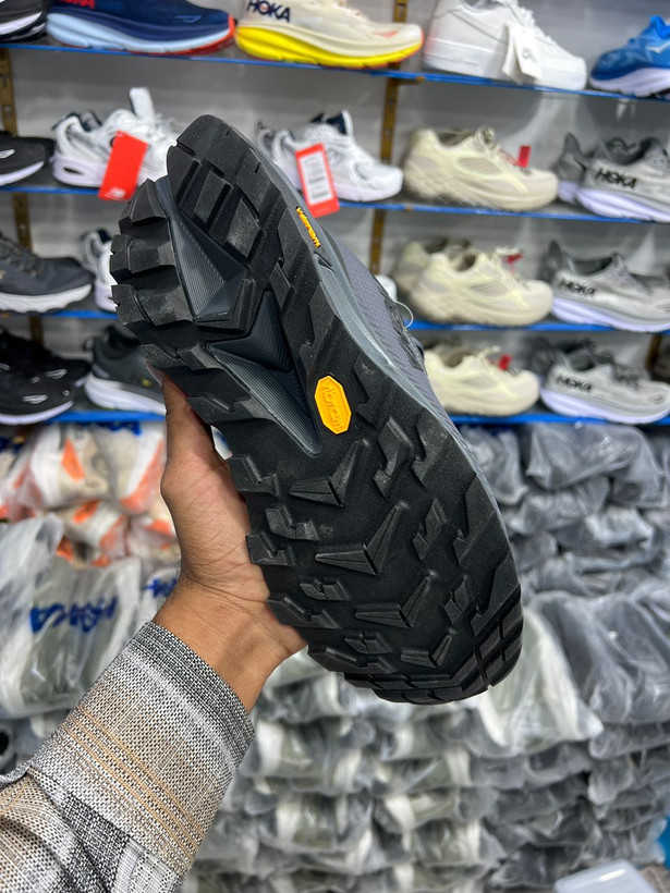 کتونی هوکا وارداتی