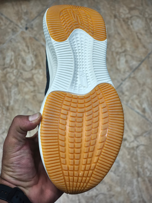 کفش اسکیچرز وارداتی