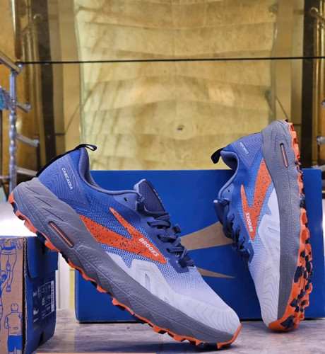 بروکس کاسکادیا 17