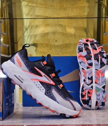 بروکس کاسکادیا 18