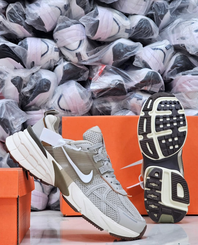 کتونی ویتنامی نایک وی تو ک زنانه اصل ویتنام nike v2k