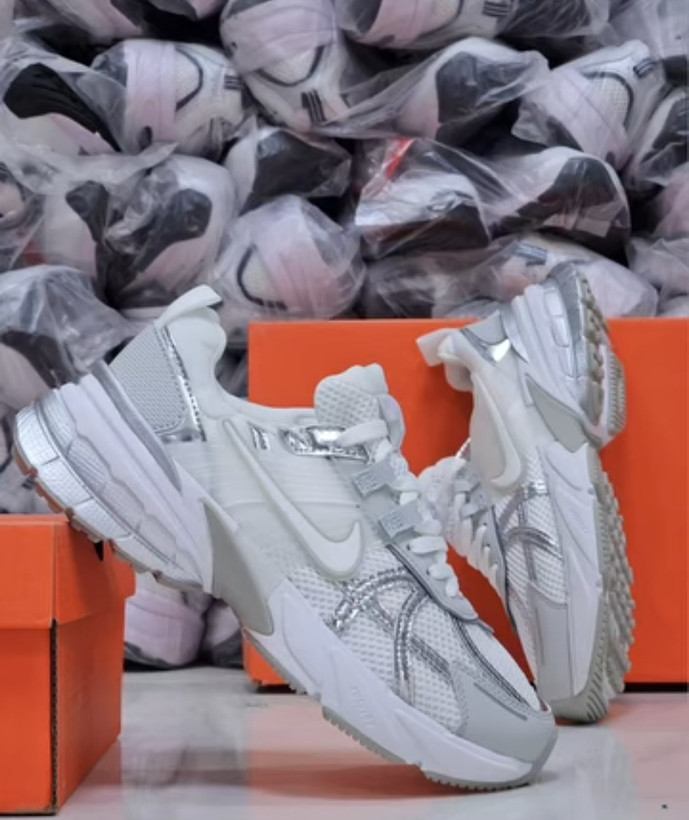 کتونی ویتنامی نایک وی تو ک زنانه اصل ویتنام nike v2k