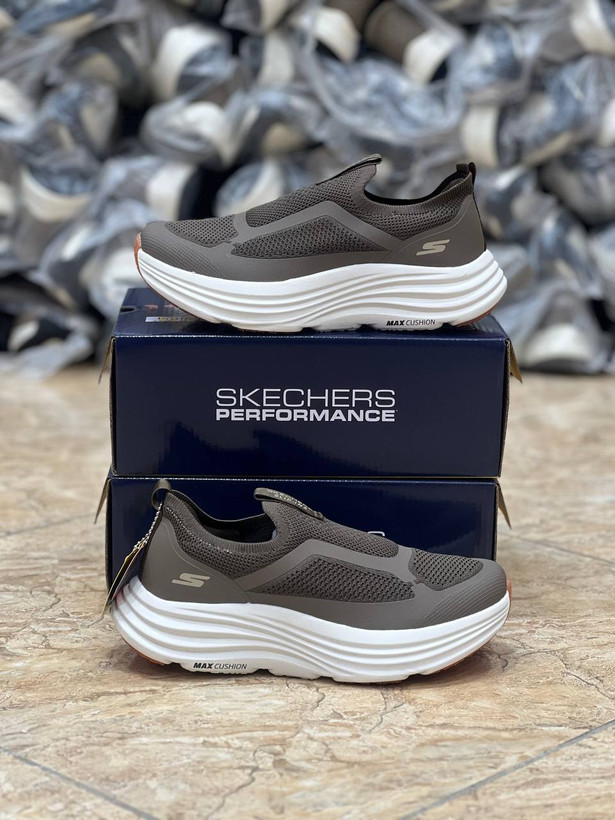 کتونی رانینگ و پیاده روی اسکیچرز / Skechers Slip Ins / اسلیپ طبی و سبک و راحت / سایز 40تا 45 / فروش بصورت عمده و تک